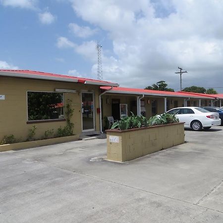 Travelers Inn Okeechobee Exterior photo