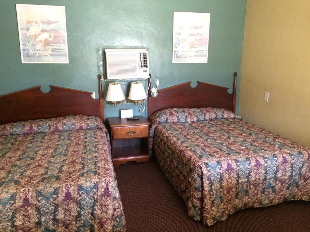 Travelers Inn Okeechobee Exterior photo